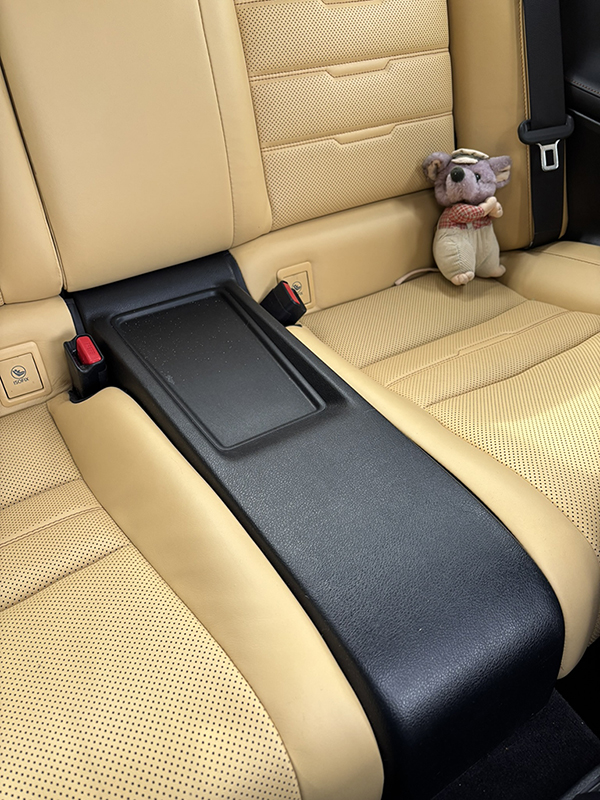 armrest_voor.jpg