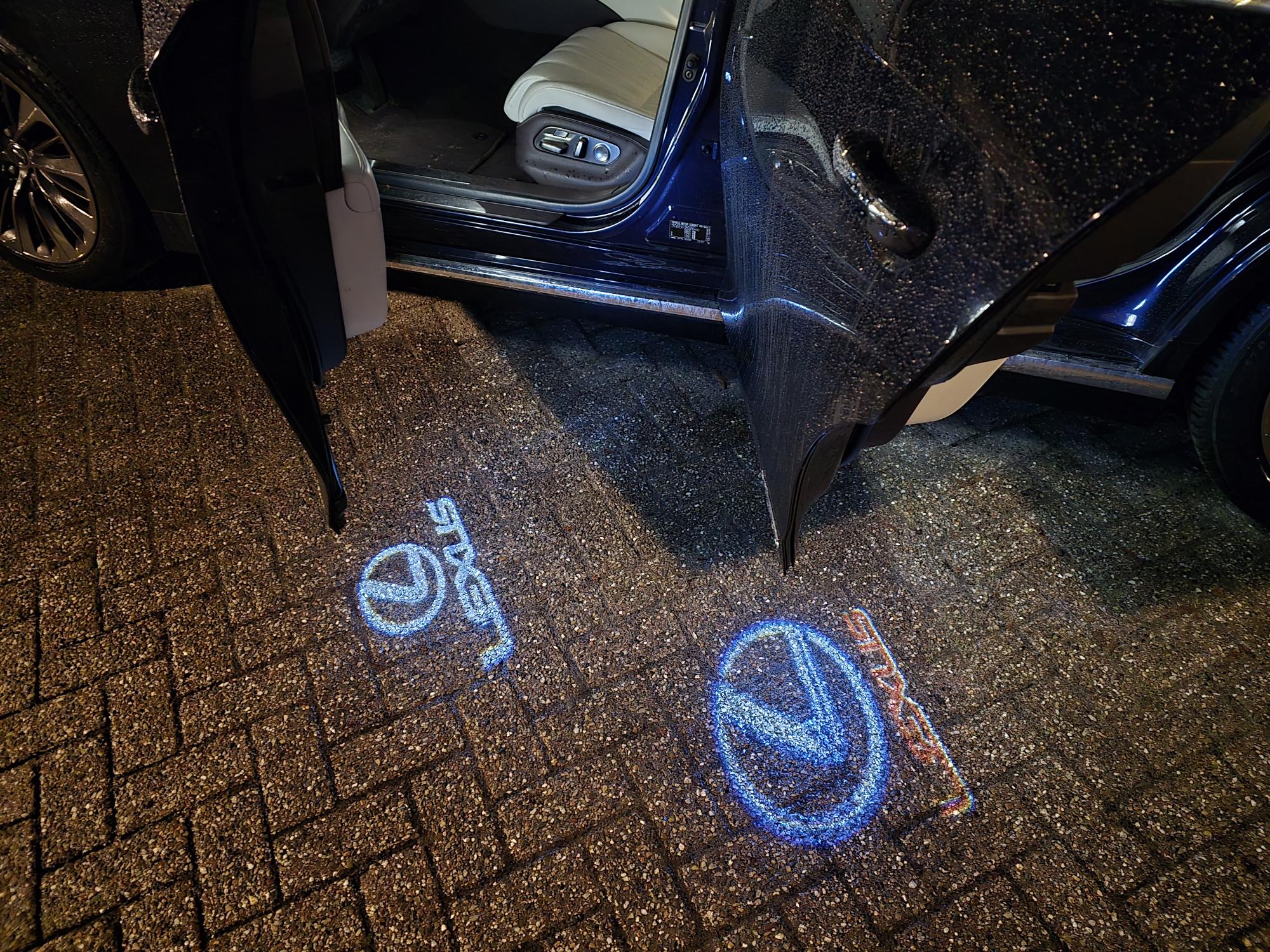 Ghost lights Lexus LS 500h.jpg