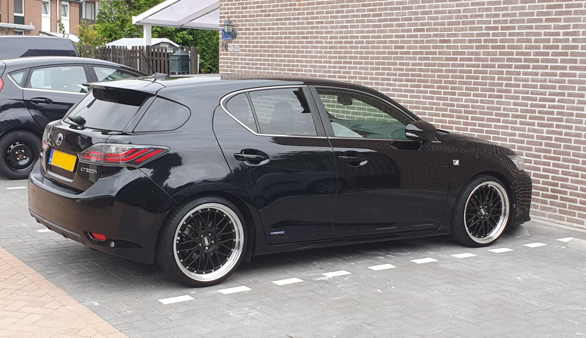 lexus.jpg