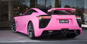12-10-10-lexus-lfa-in-pink.jpg